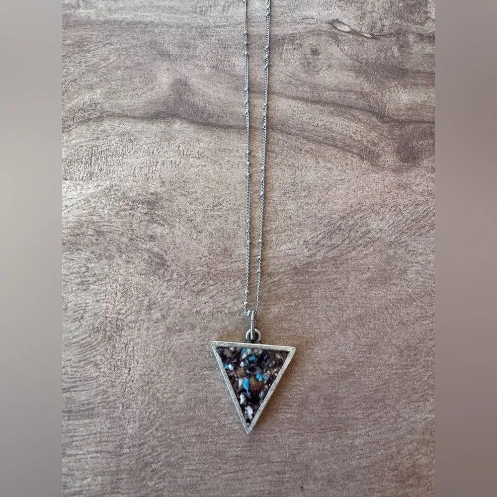 Southwestern Triangle Arrow Pendant Silver Toned Necklace Turquoise Chips Boho